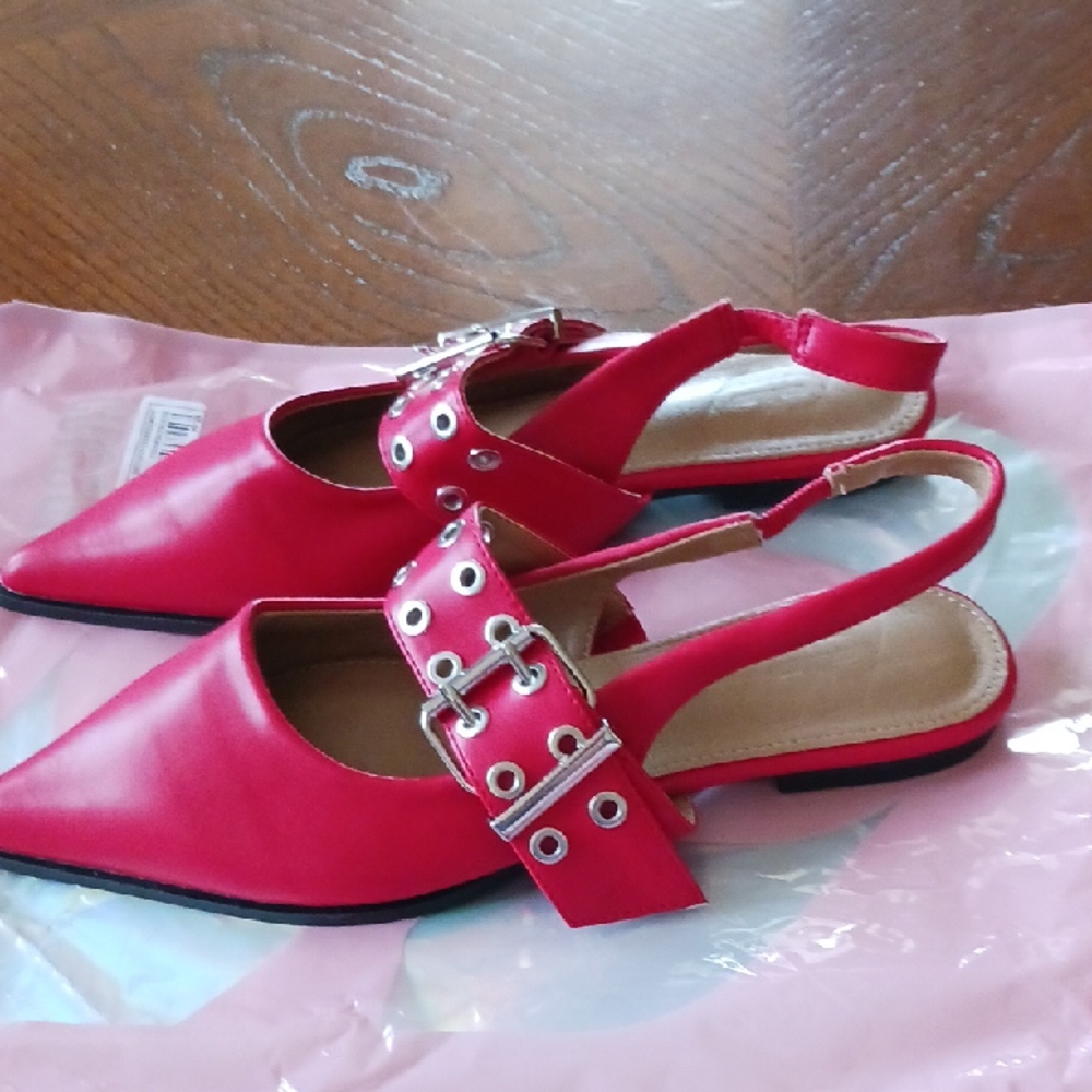 Cuccoo Red Flats